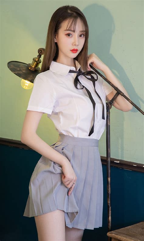 京多安社媒晒与加拉塔萨雷签约照片，税后年薪450万欧